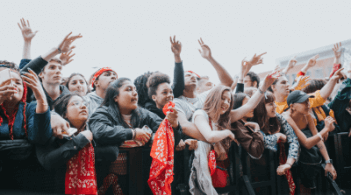 Students in the crowd cheering at SpringFest