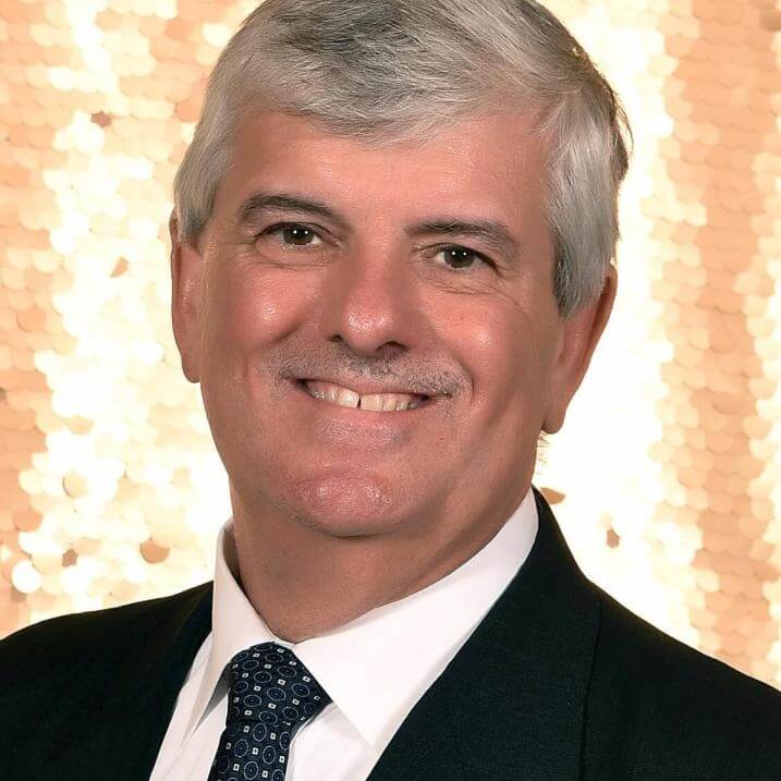 headshot of Roy Desrochers