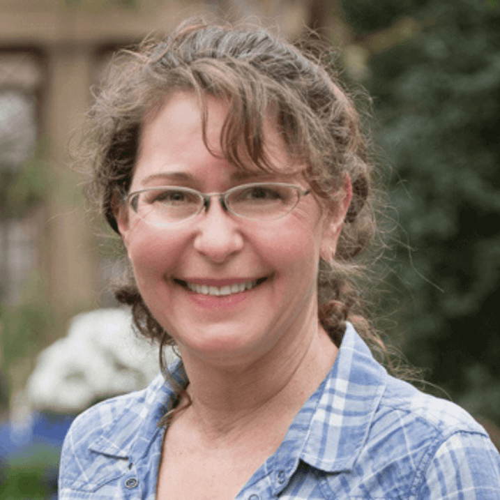 Elizabeth Calabrese headshot