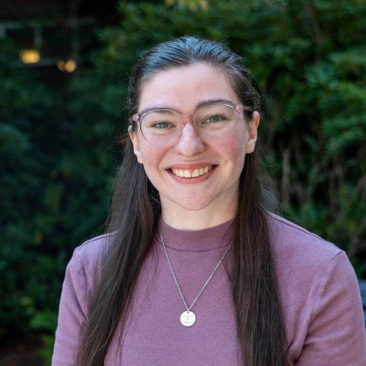 Hannah Shafer headshot square