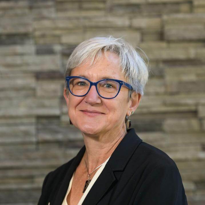 Polly Ericksen headshot