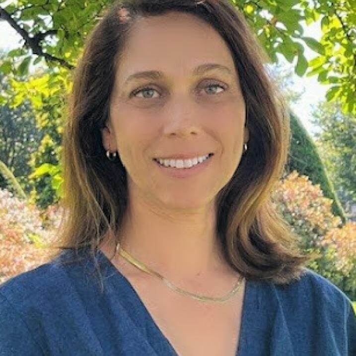 Headshot of Sharon