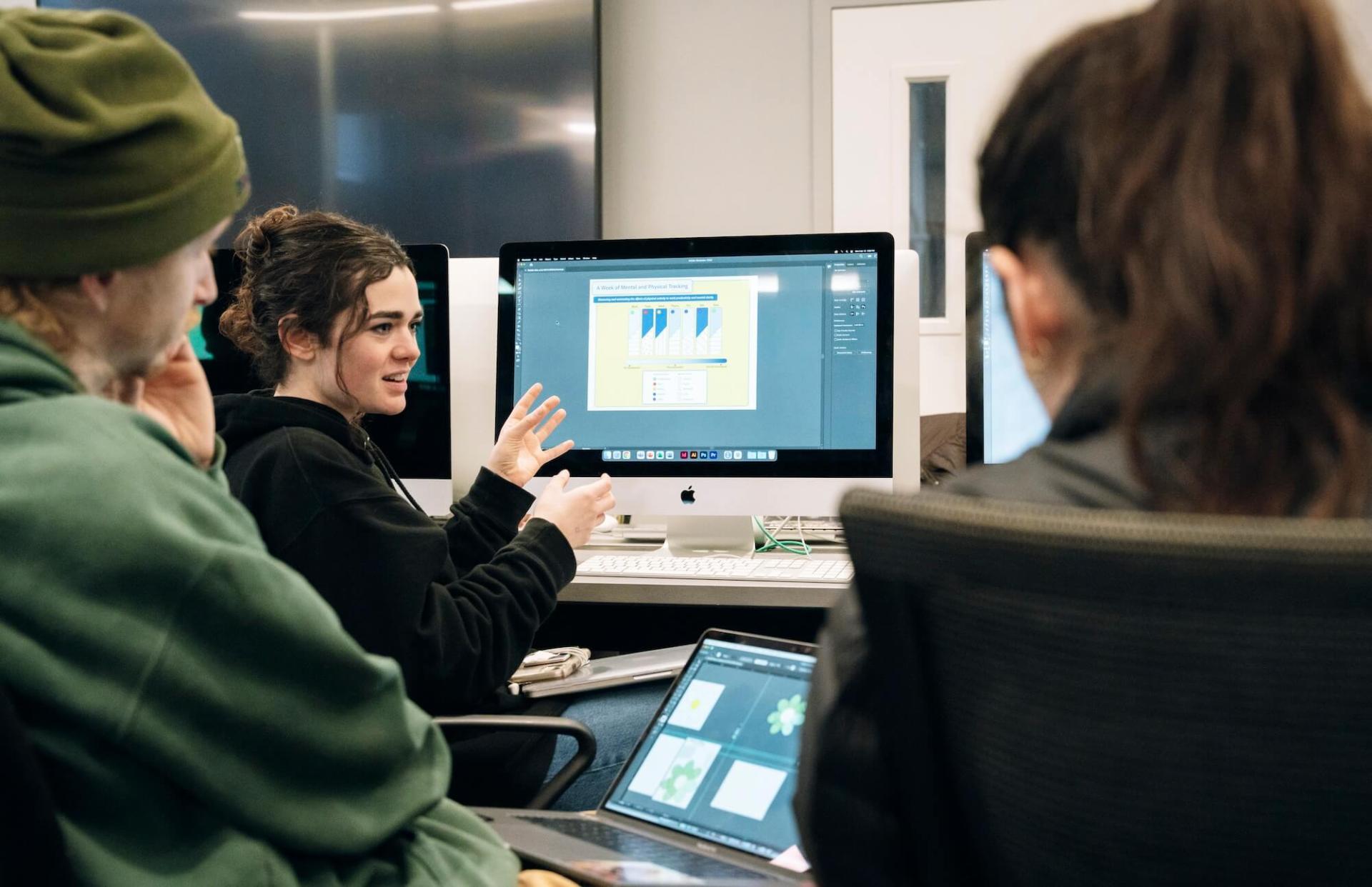 students working in a computer lab