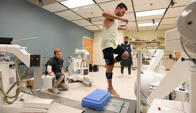 Researchers study biometrics in Nic Fiorentino's lab