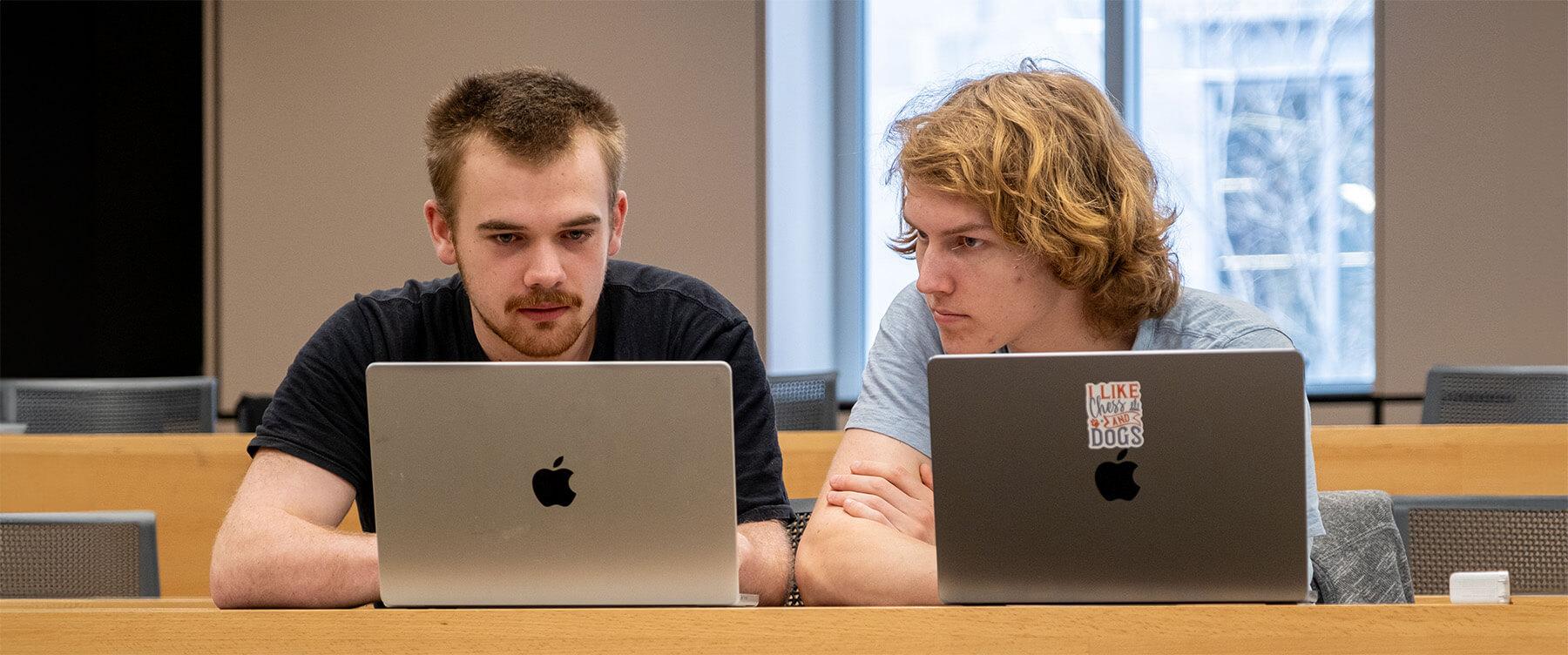 Computer Science student collaborate for a class project