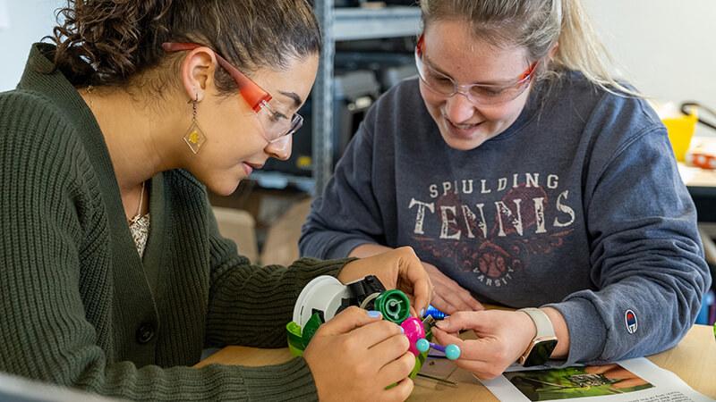 Students participate in a Hackathon in the Center of Biomedical Engineering