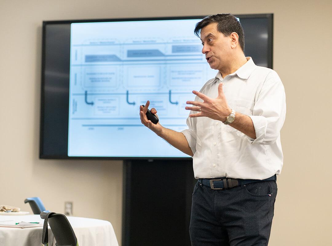 Michael Loundsbury answers a question as the GSB Research Series Seminar speaker