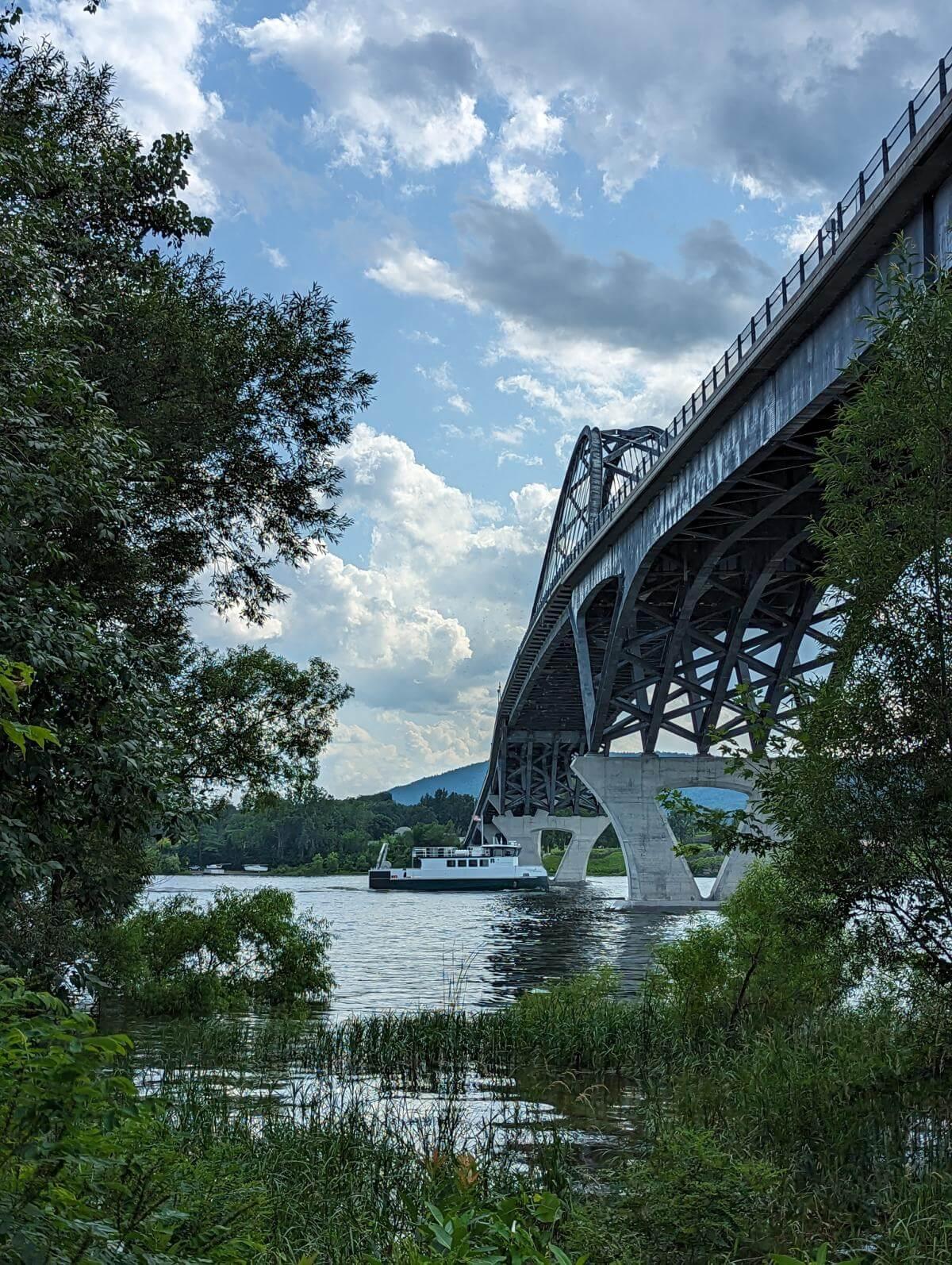 Marcelle Melosira passing under the Champlain Bridge